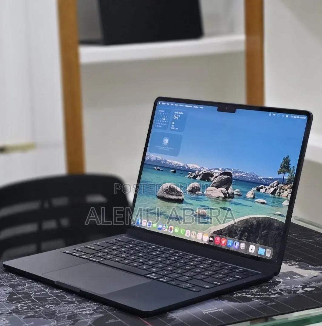 New Laptop Apple MacBook Air 2022 M2 8GB Apple M2 SSD 256GB
