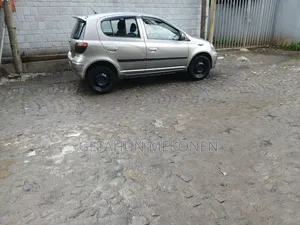 Toyota Vitz 2003
