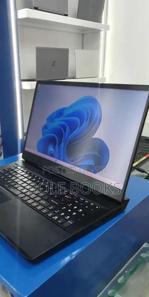 New Laptop MSI Katana GF76 16GB Intel Core i7 SSD 512GB