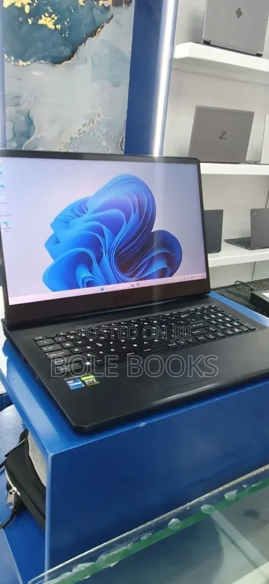New Laptop MSI Katana GF76 16GB Intel Core i7 SSD 512GB