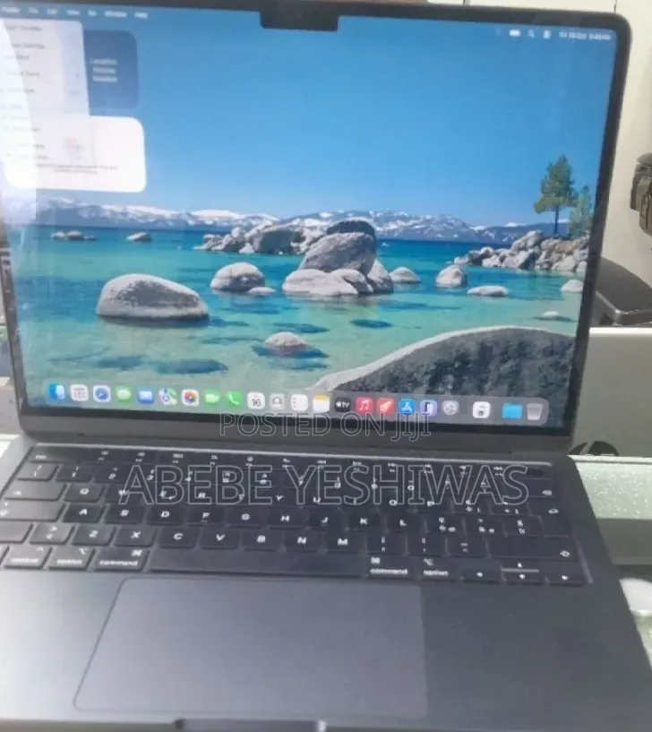 New Laptop Apple MacBook Air 2024 M3 24GB Apple M3 SSD 512GB