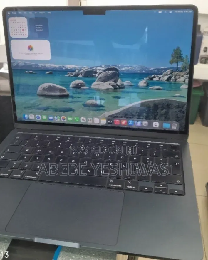 New Laptop Apple MacBook Air 2024 M3 24GB Apple M3 SSD 512GB