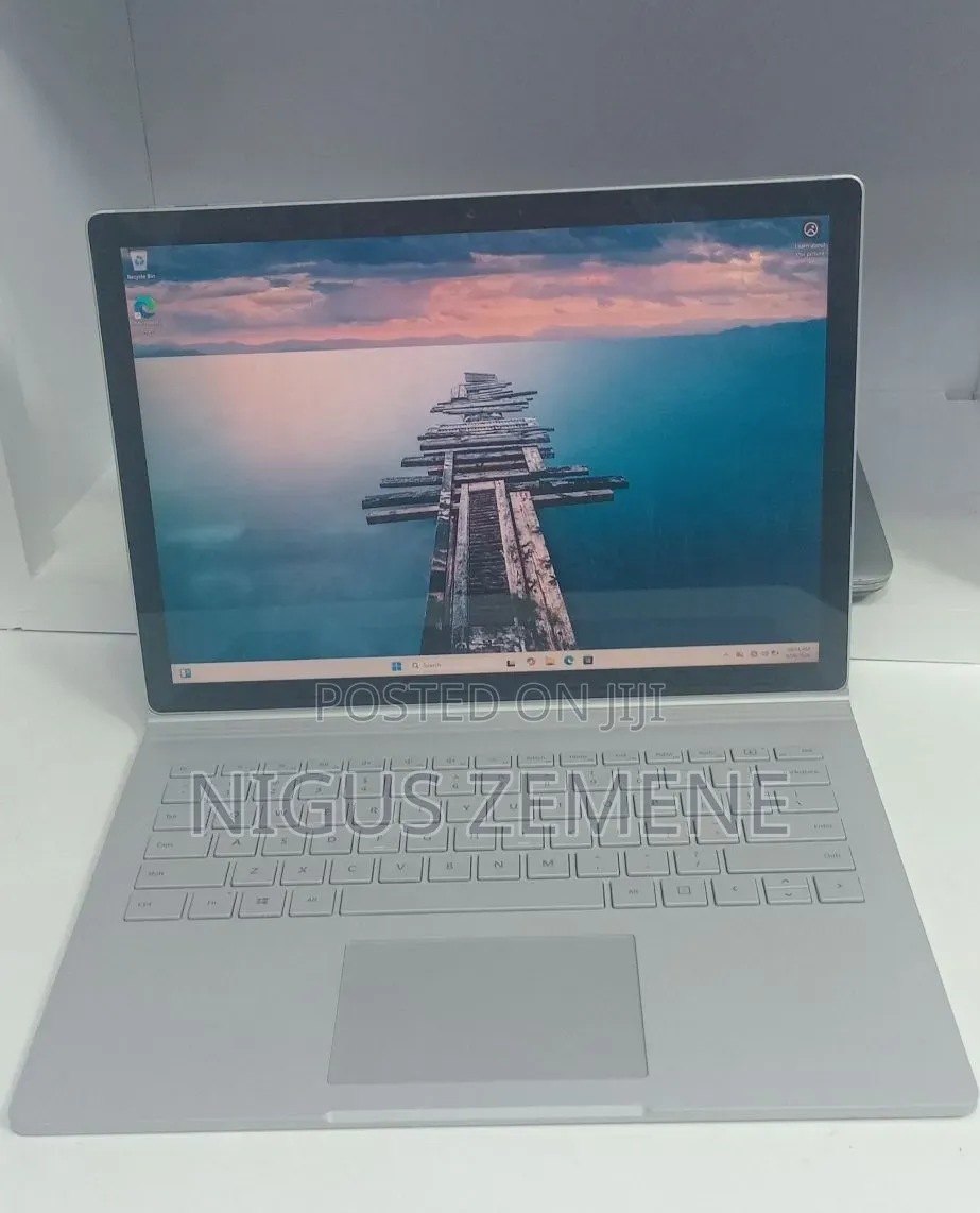 New Laptop Microsoft Surface Book 2 16GB Intel Core i7 SSD 512GB