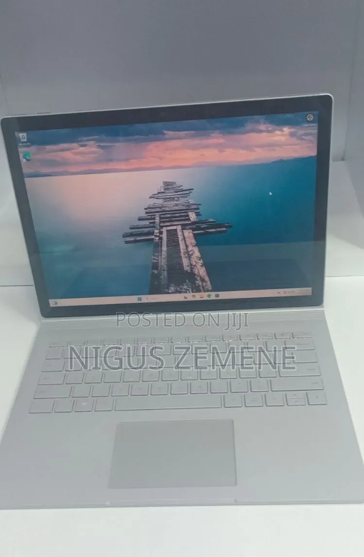 New Laptop Microsoft Surface Book 2 16GB Intel Core i7 SSD 512GB
