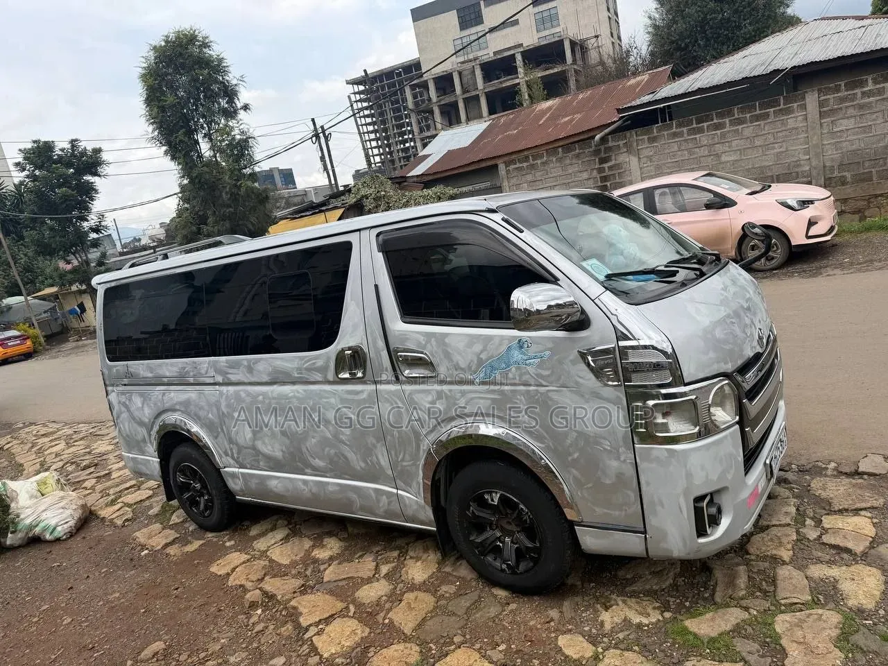 Toyota HiAce 2007 Silver