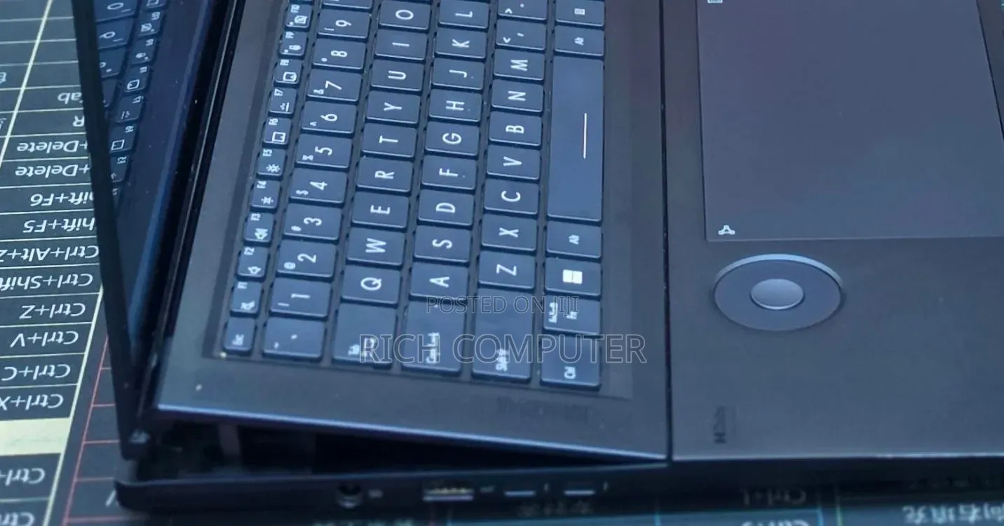 New Laptop Asus Zenbook 14 32GB Intel Core i9 SSD 512GB
