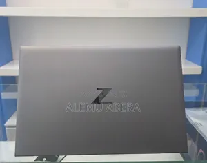 New Laptop HP ZBook Firefly G8 16GB Intel Core i7 SSD 512GB