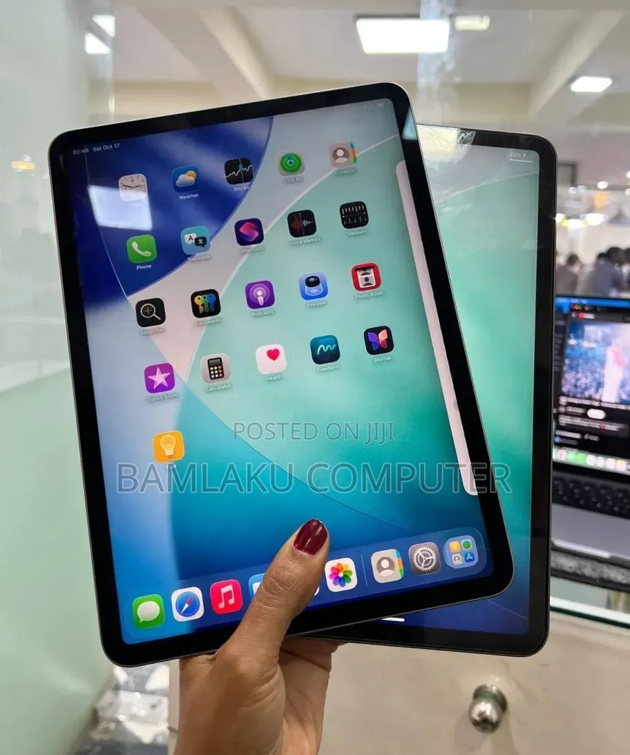 New Apple iPad Pro (2022) 256 GB