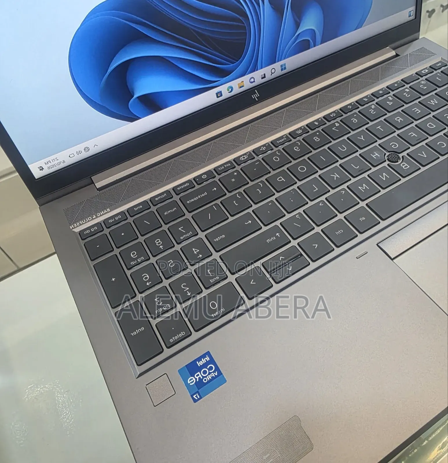 New Laptop HP ZBook Firefly G8 16GB Intel Core i7 SSD 512GB