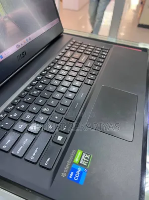 New Laptop MSI GP75 Leopard 16GB Intel Core i7 SSD 512GB