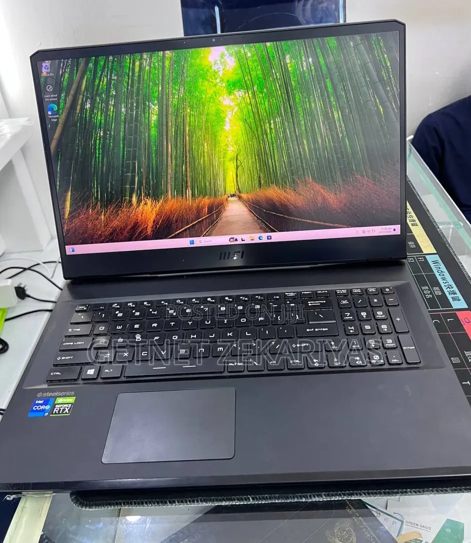 New Laptop MSI GP75 Leopard 16GB Intel Core i7 SSD 512GB