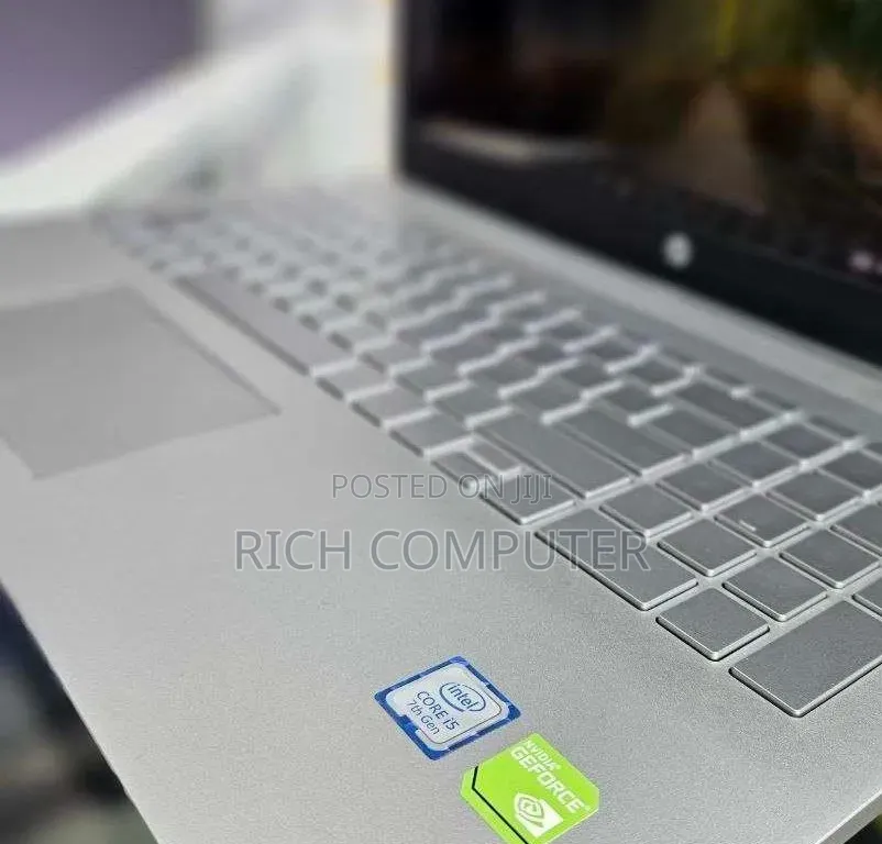 New Laptop HP Pavilion 15 8GB Intel Core i5 SSD 1T