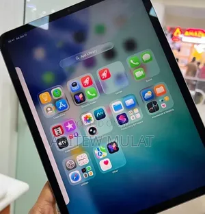 New Apple iPad Pro (2022) 256 GB