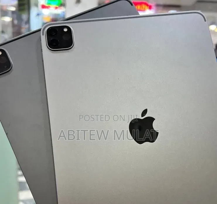 New Apple iPad Pro (2022) 256 GB
