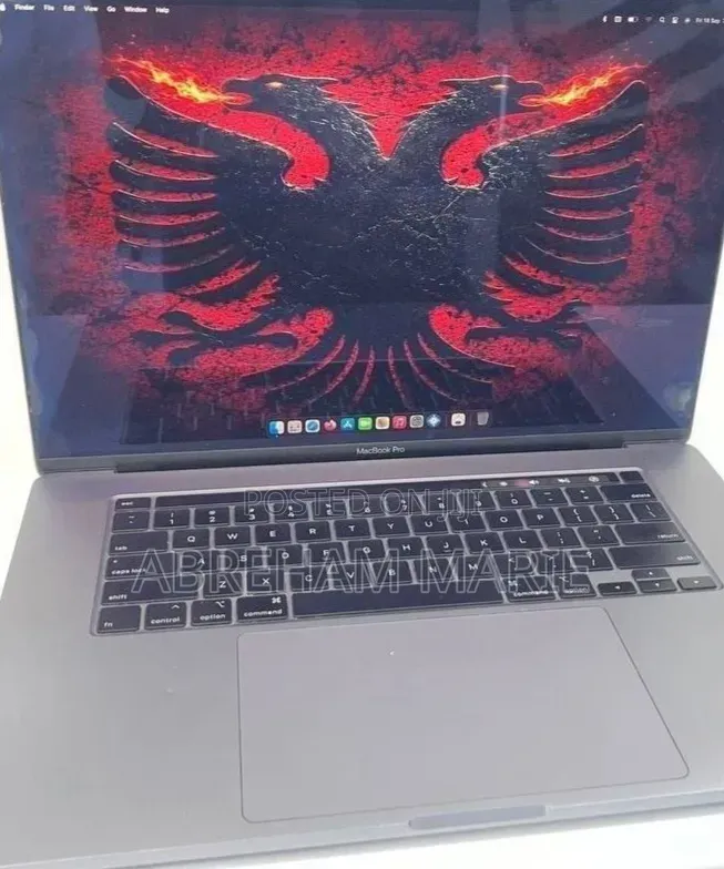 New Laptop Apple MacBook Pro 2019 32GB Intel Core i9 SSHD (Hybrid) 1T