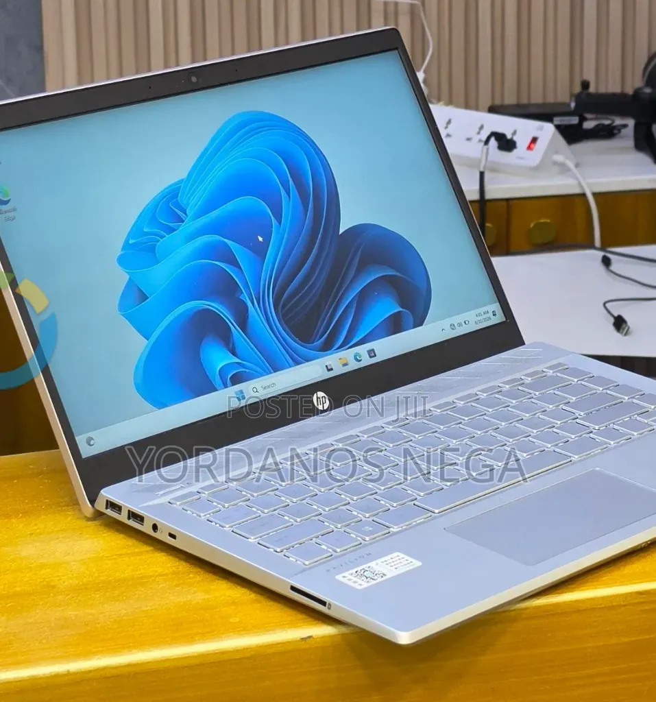 New Laptop HP Pavilion 14 8GB Intel Core i5 SSD 512GB