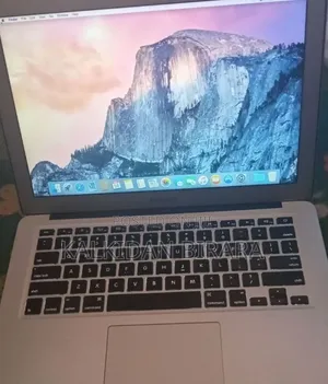 New Laptop Apple MacBook Air 2017 8GB Intel Core i7 SSD 128GB