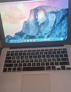 New Laptop Apple MacBook Air 2017 8GB Intel Core i7 SSD 128GB