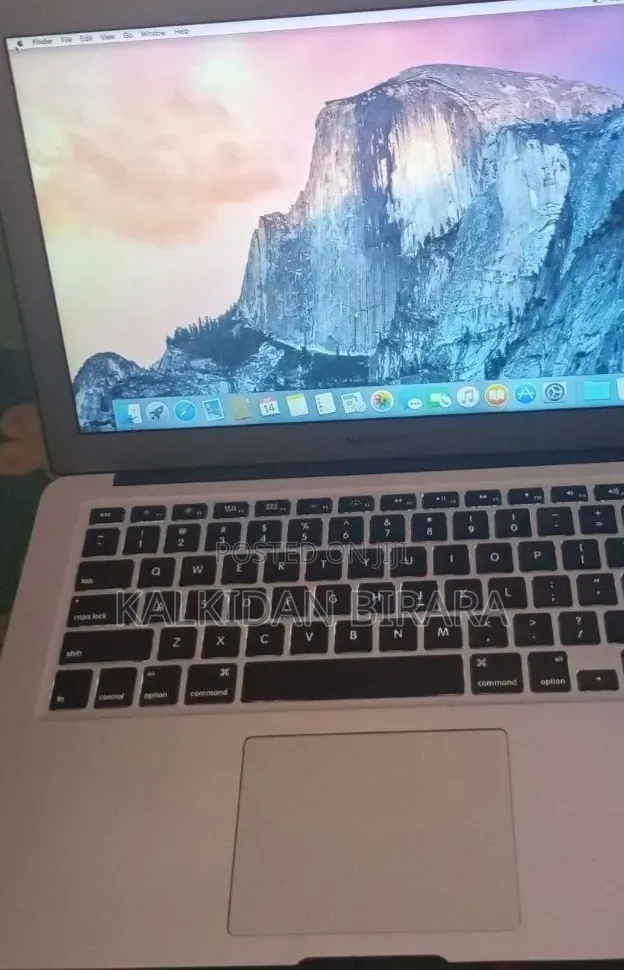New Laptop Apple MacBook Air 2017 8GB Intel Core i7 SSD 128GB