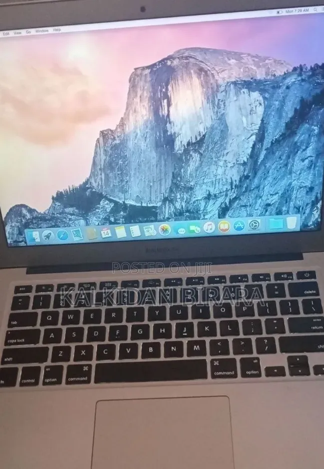 New Laptop Apple MacBook Air 2017 8GB Intel Core i7 SSD 128GB
