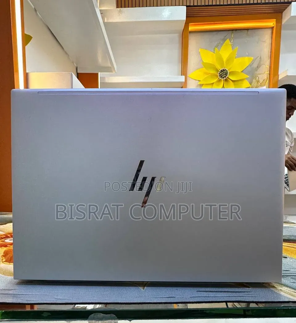 New Laptop HP EliteBook 840 G10 16GB Intel Core i7 SSD 512GB