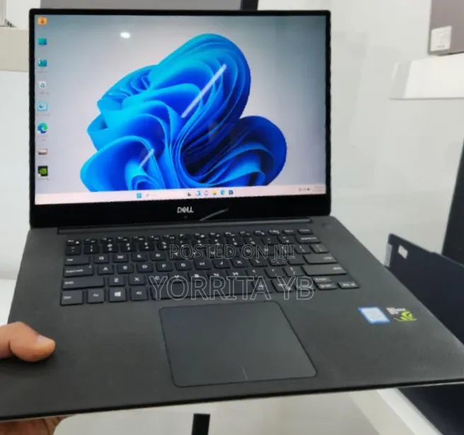 New Laptop Dell XPS 15 16GB Intel Core i7 SSD 512GB