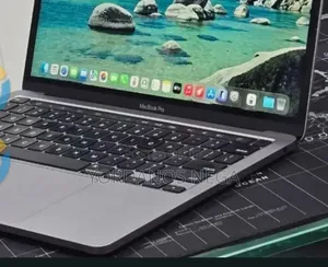 New Laptop Apple MacBook Pro 2022 M2 16GB Apple M2 SSD 256GB