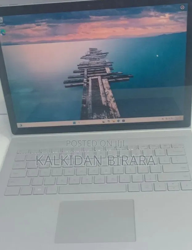 New Laptop Microsoft Surface Book 2 16GB Intel Core i7 SSD 512GB