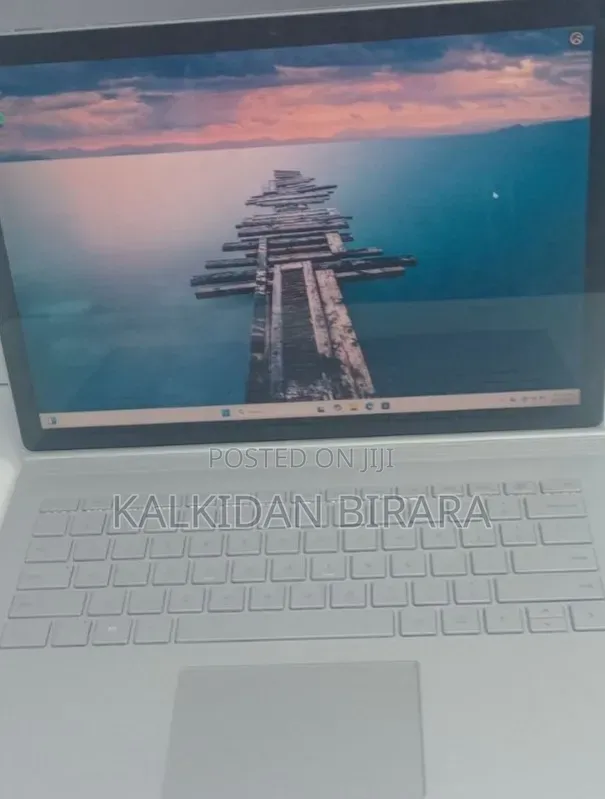 New Laptop Microsoft Surface Book 2 16GB Intel Core i7 SSD 512GB