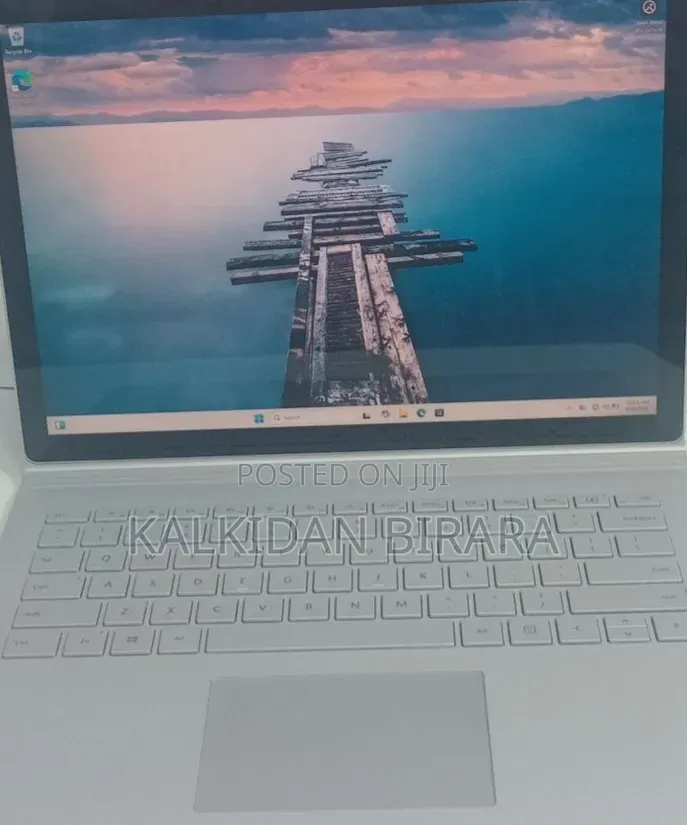 New Laptop Microsoft Surface Book 2 16GB Intel Core i7 SSD 512GB