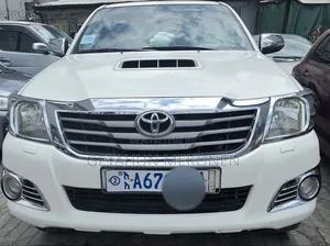 Toyota Hilux 2014 White