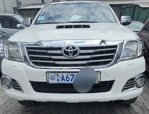 Toyota Hilux 2014 White