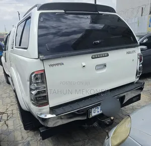 Toyota Hilux 2014 White