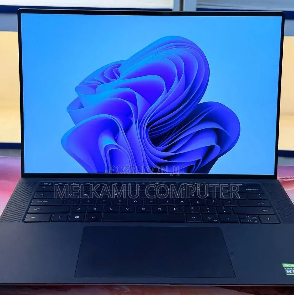 New Laptop Dell Precision 5560 16GB Intel Core i9 SSD 512GB