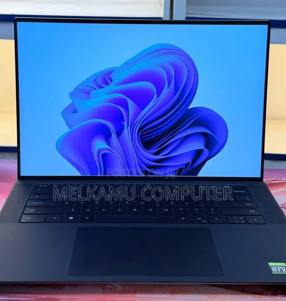 New Laptop Dell Precision 5560 16GB Intel Core i9 SSD 512GB