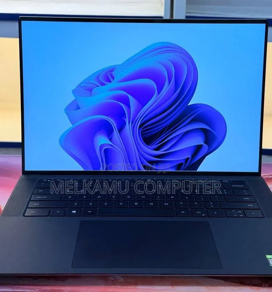 New Laptop Dell Precision 5560 16GB Intel Core i9 SSD 512GB