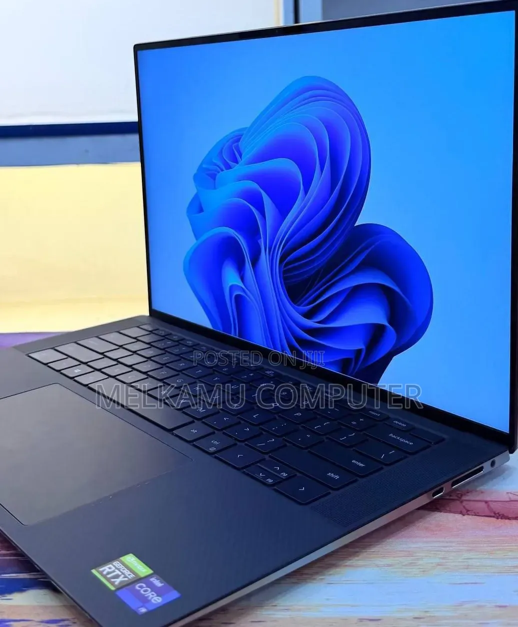 New Laptop Dell Precision 5560 16GB Intel Core i9 SSD 512GB