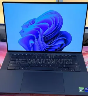 New Laptop Dell Precision 5560 16GB Intel Core i9 SSD 512GB