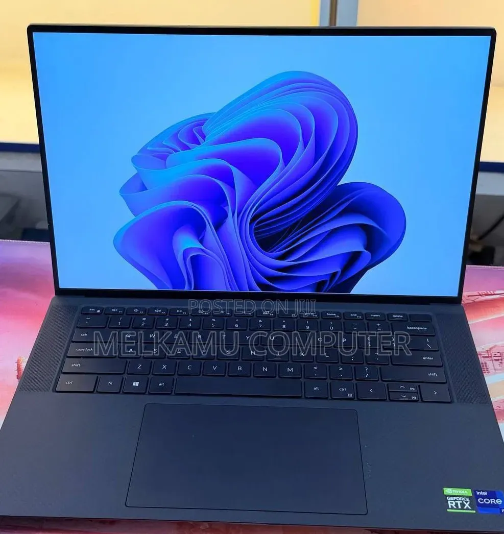 New Laptop Dell Precision 5560 16GB Intel Core i9 SSD 512GB