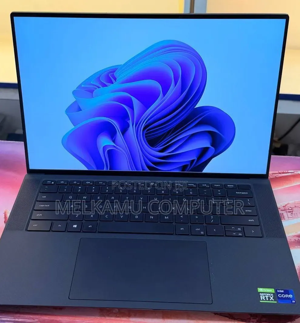 New Laptop Dell Precision 5560 16GB Intel Core i9 SSD 512GB
