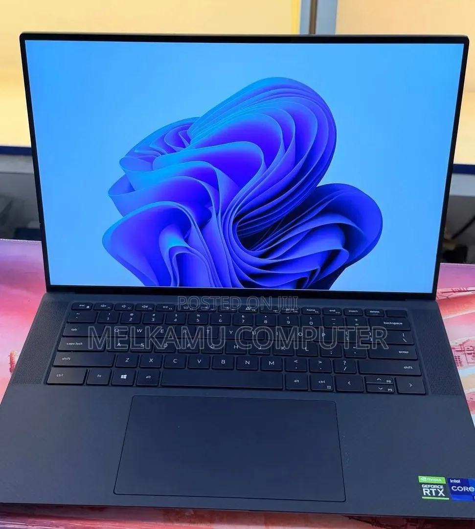 New Laptop Dell Precision 5560 16GB Intel Core i9 SSD 512GB