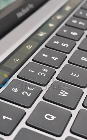 New Laptop Apple MacBook Pro 2020 M1 8GB Apple M1 SSD 512GB