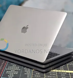 New Laptop Apple MacBook Pro 2020 M1 8GB Apple M1 SSD 512GB