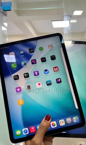 New Apple iPad Pro (2022) 256 GB Silver