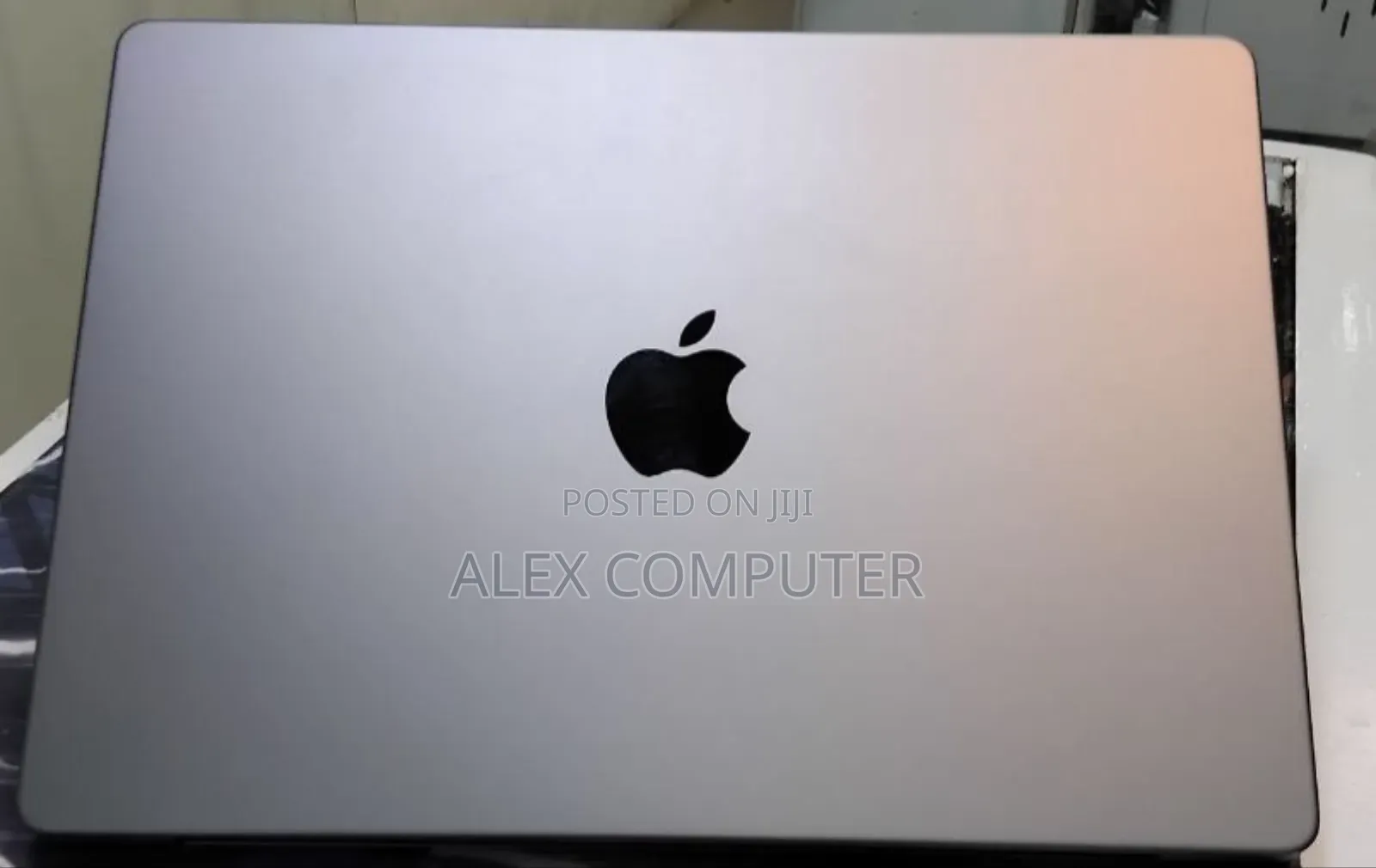 New Laptop Apple MacBook Pro 2021 M1 32GB Apple M1 Pro SSD 512GB