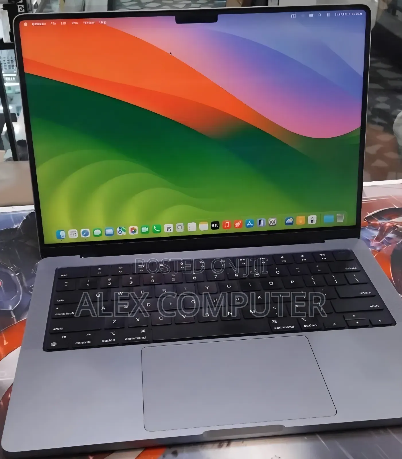 New Laptop Apple MacBook Pro 2021 M1 32GB Apple M1 Pro SSD 512GB