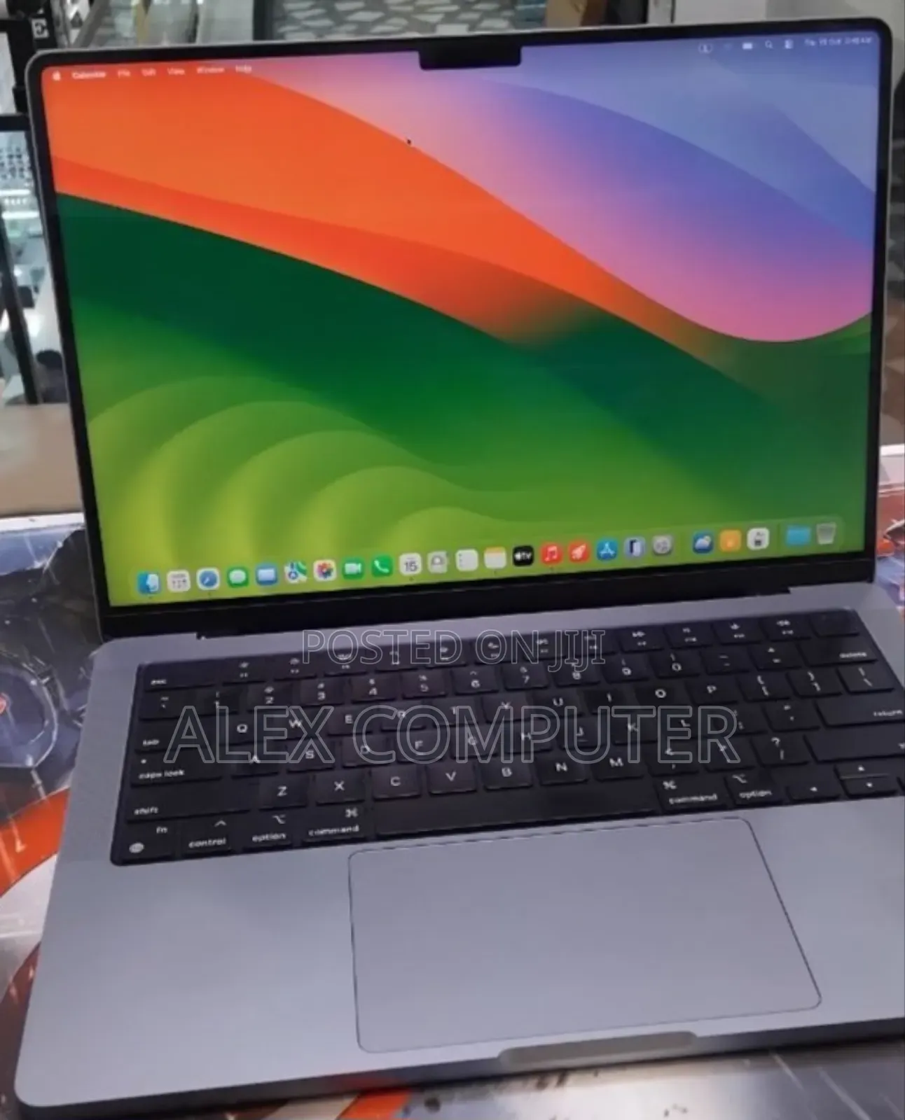 New Laptop Apple MacBook Pro 2021 M1 32GB Apple M1 Pro SSD 512GB