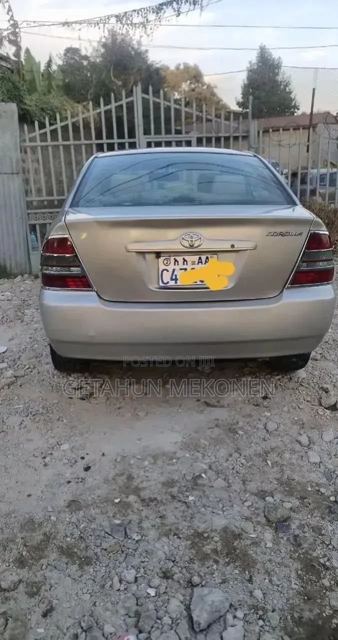 Toyota Corolla 2004 Gold