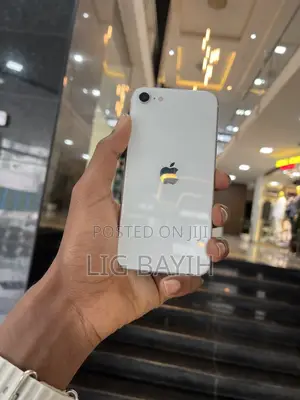 New Apple iPhone SE (2020) 128 GB White