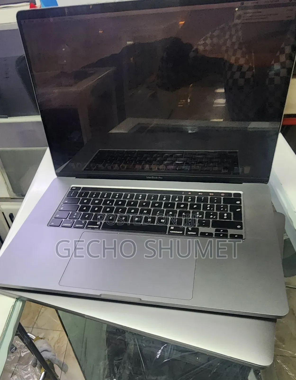 New Laptop Apple MacBook Pro 2019 16GB Intel Core i7 SSD 512GB